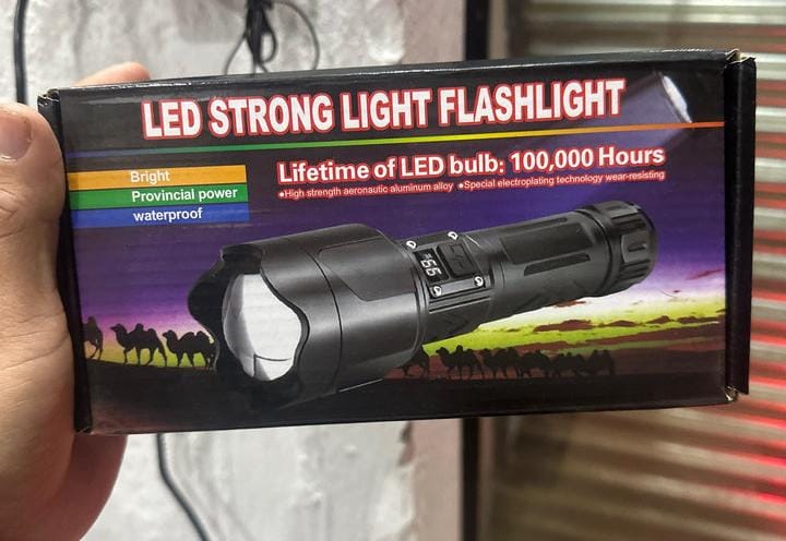 LED STRONG FLASHLIGHT Multi Colors Lights/LOT Imported German